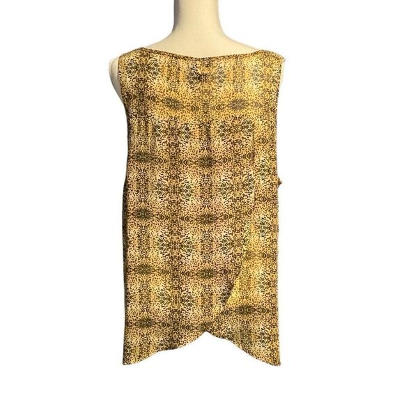 Torrid Animal Print Semi Sheer Tulip Back Sleeveless Blouse Top Brown Size 2 - Picture 7 of 7